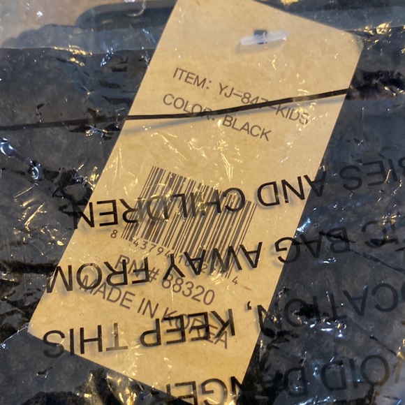 C.C kids knit beanie - Picture 3 of 4